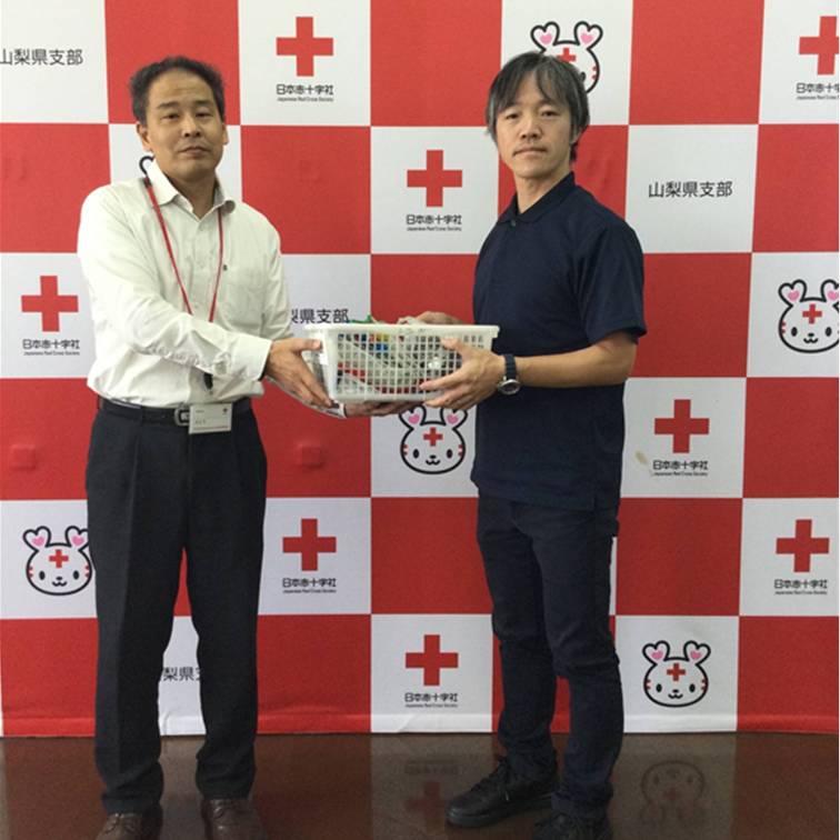 熊本地震災害義援金 日本赤十字社山梨県支部への贈呈写真